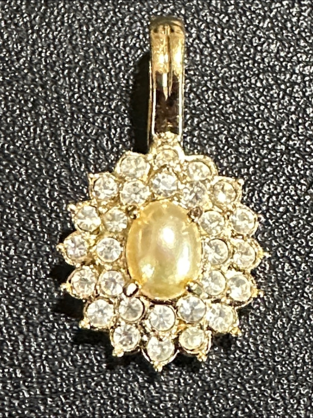 Roman Pearl & Crystal Gold Tone Removable Lock Hinge Pendant